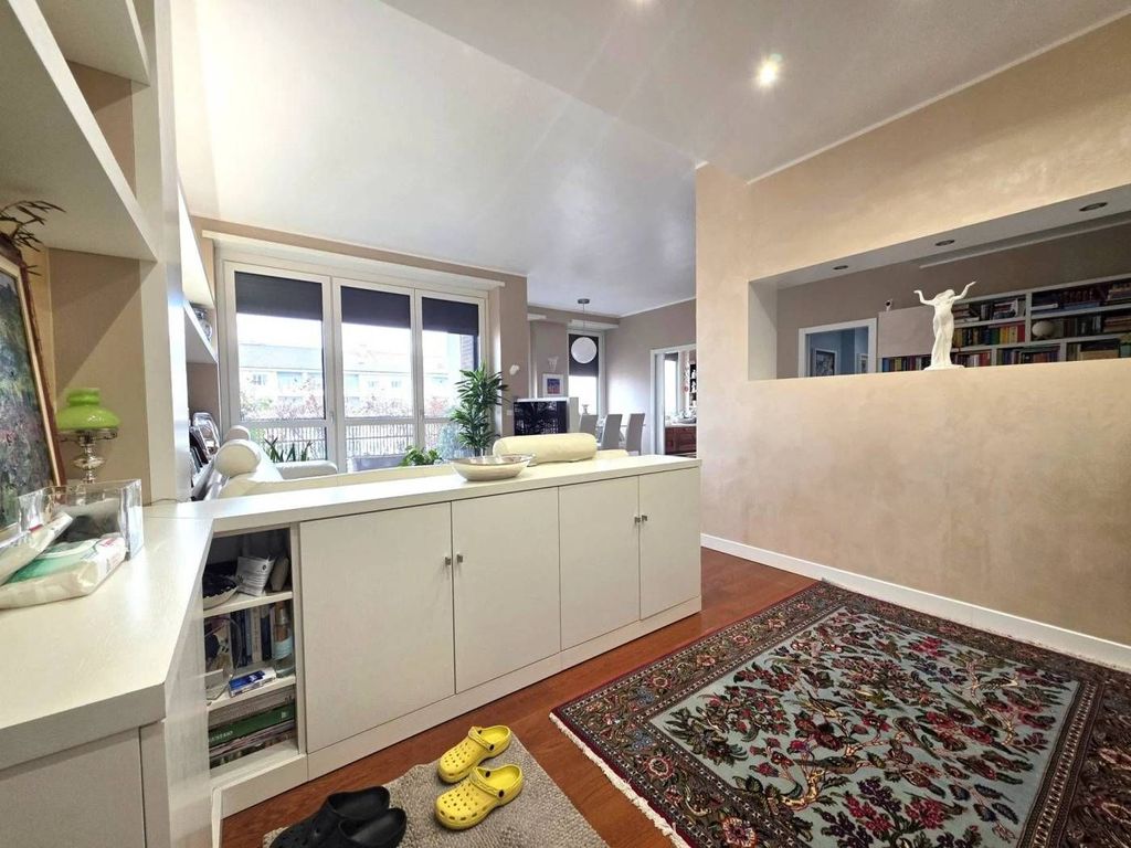 3 bedroom luxury Flat for sale in Via Antonio Genovesi, 19, Turin, Province of Turin, Piedmont - Altro