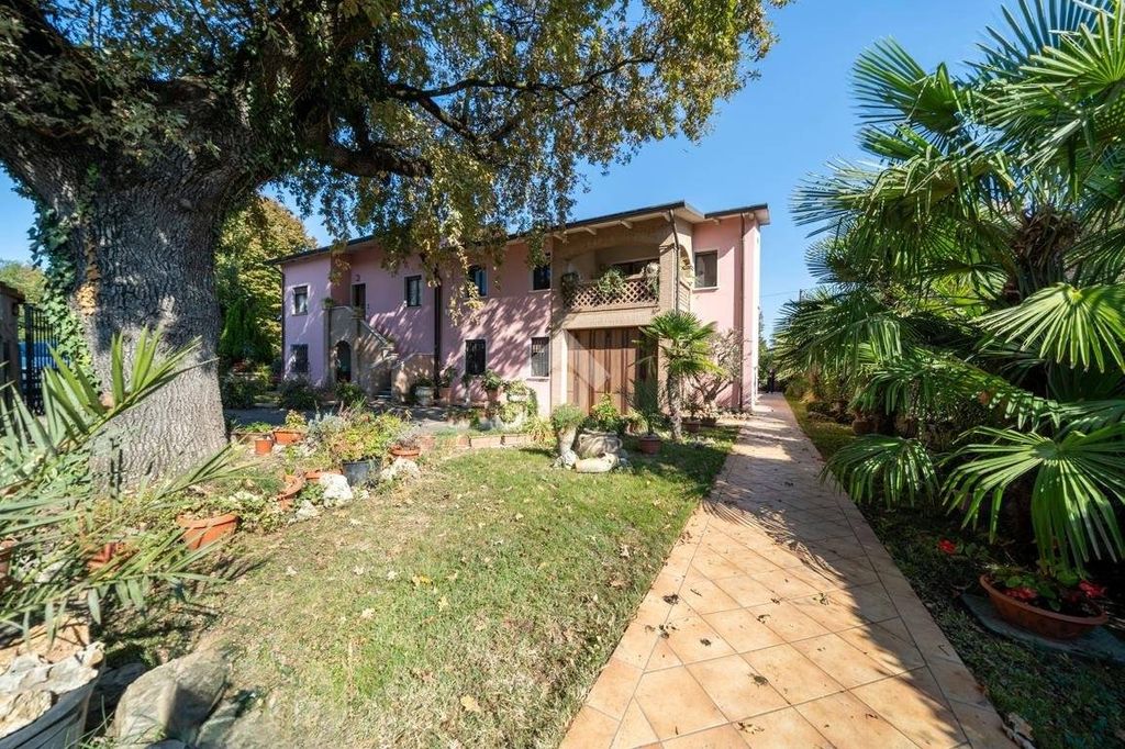 5 bedroom luxury Villa for sale in Via per Salvaterra, Rubiera, Provincia di Reggio Emilia, Emilia-Romagna - More