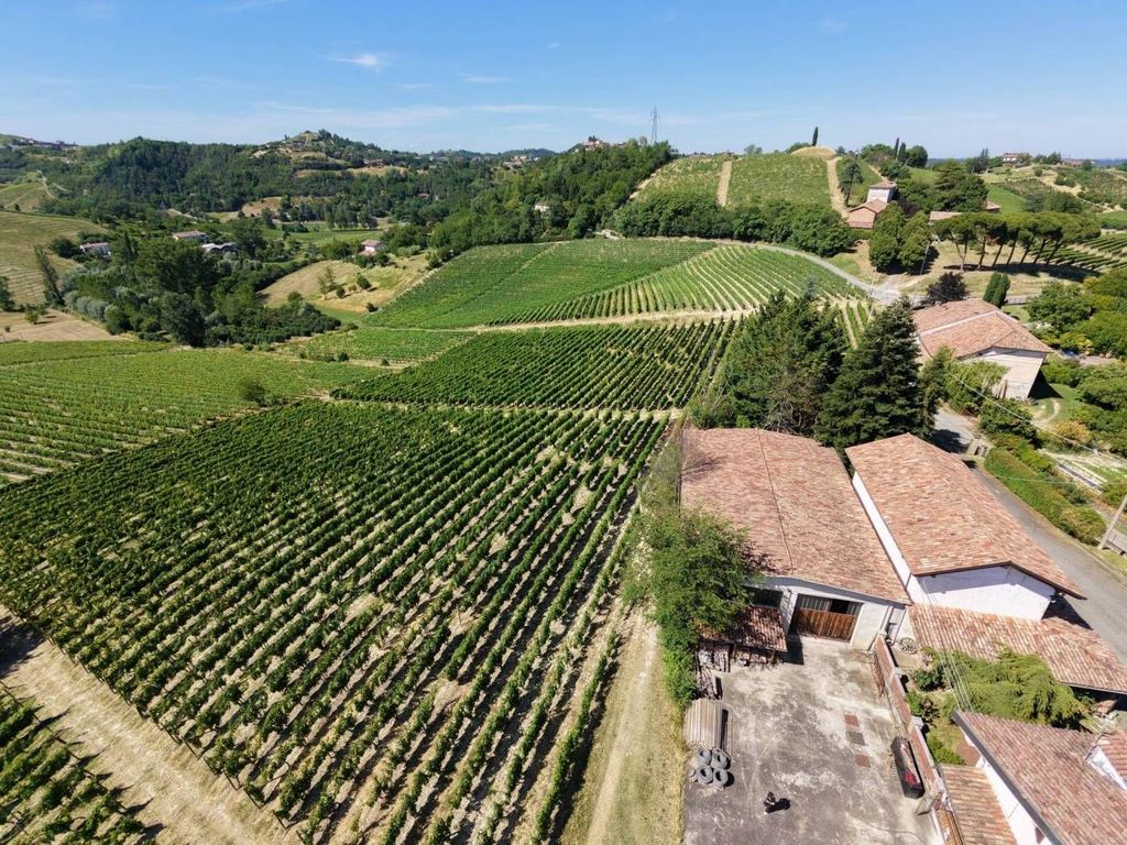 3 bedroom luxury Villa for sale in Nizza Monferrato, Italy - More