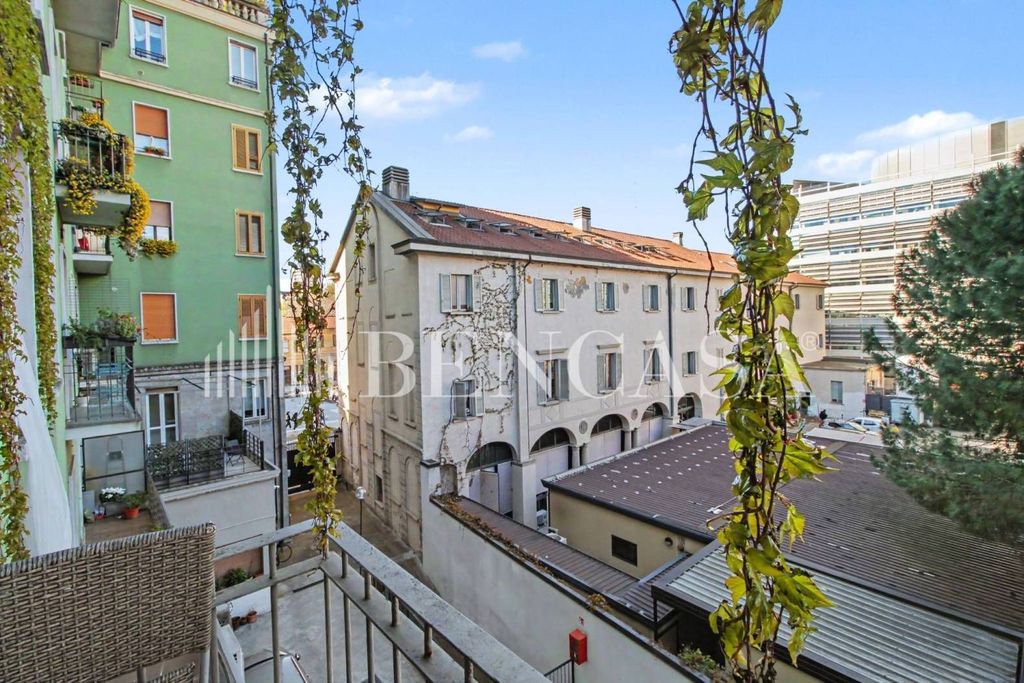 Luxury Apartment for sale in Via Francesco Sforza, 43, Milan, Lombardy - Altro