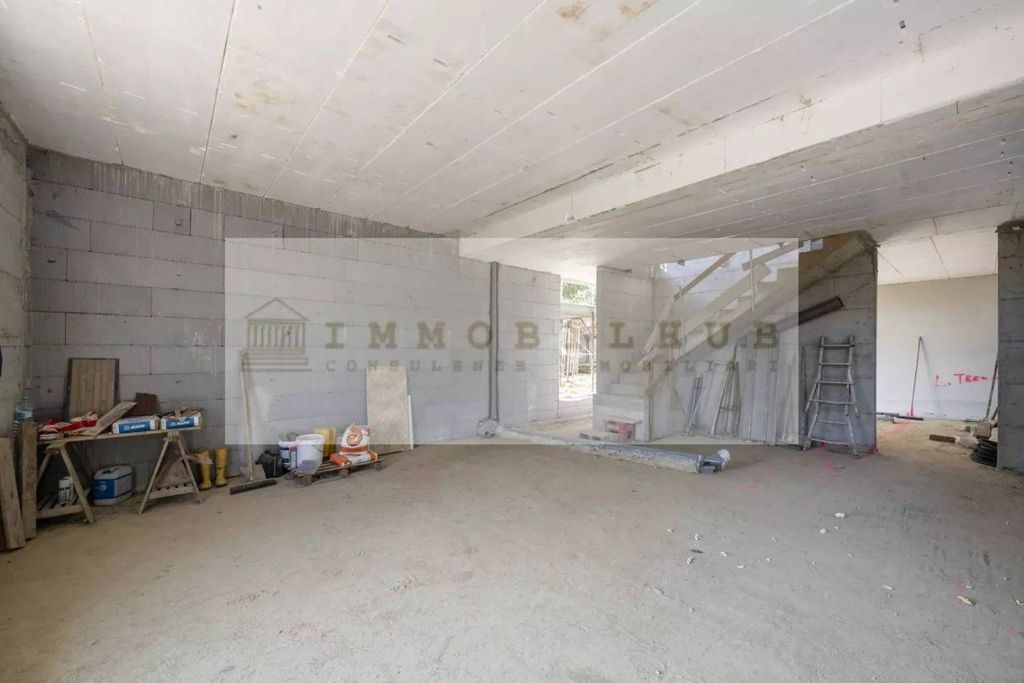 4 room luxury Villa for sale in Via alle Selve, Tavernerio, Provincia di Como, Lombardy - More