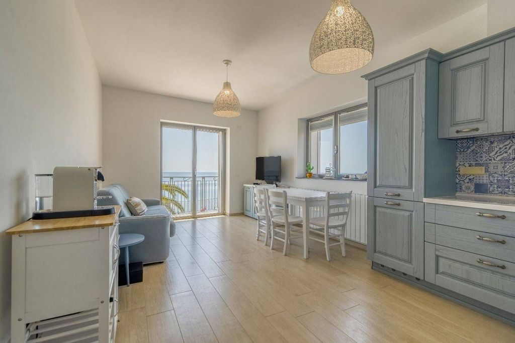 3 room luxury Apartment for sale in Lungomare Armando Diaz, Ceriale, Liguria - Altro