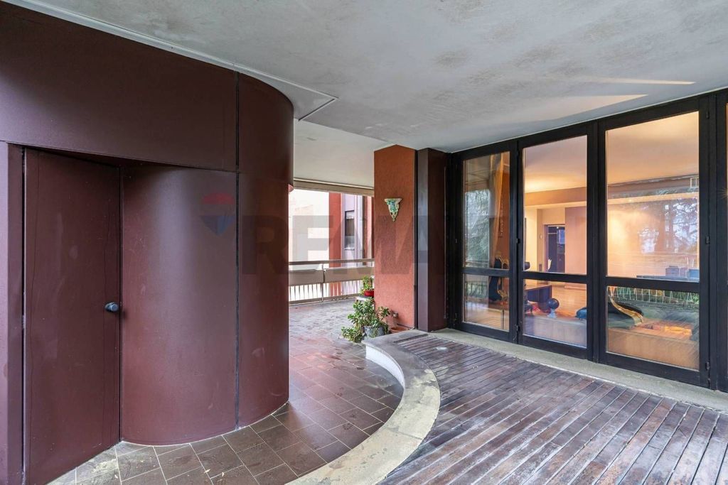 4 room luxury Flat for sale in Segrate, Lombardy - Altro