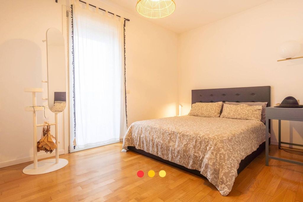 Luxury Apartment for sale in Via Gargano, Milan, Lombardy - Altro