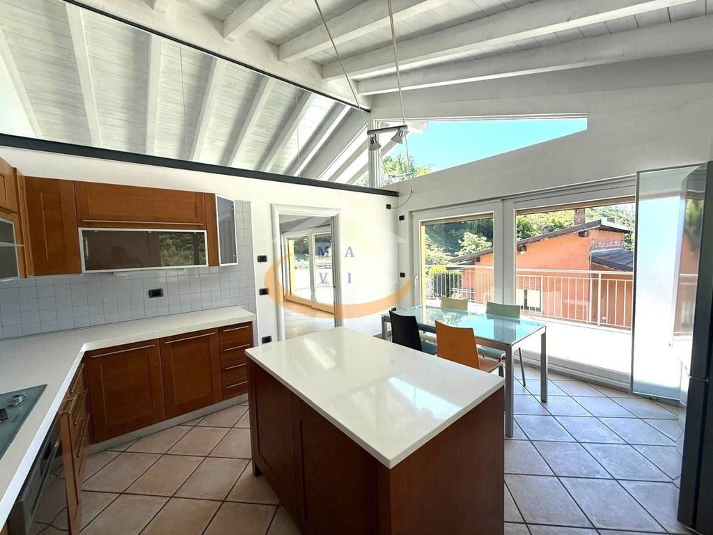 4 room luxury Apartment for sale in via strada vecchia, Nago-Torbole, Trento, Trentino-Alto Adige - Altro