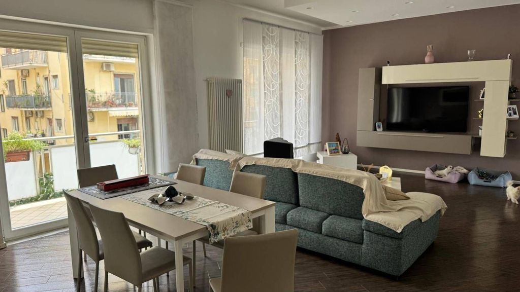 Luxury Flat for sale in Via Domenico Fontana, Naples, Campania - Altro