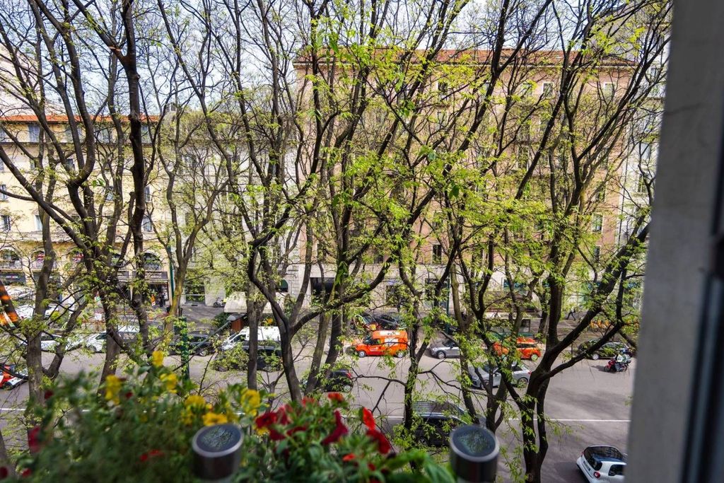 1 bedroom luxury Apartment for sale in Via Michelangelo Buonarroti, 3, Milan, Lombardy - More