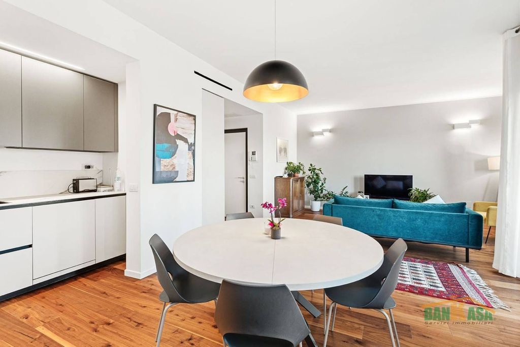 Luxury Flat for sale in Via Alserio, 10, Milan, Lombardy - Altro
