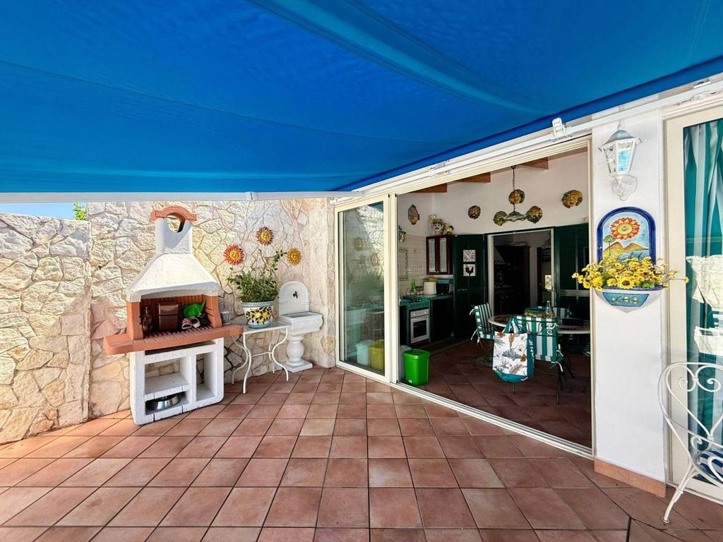 4 room luxury Villa for sale in Via Cigliano, Pozzuoli, Naples, Campania - More