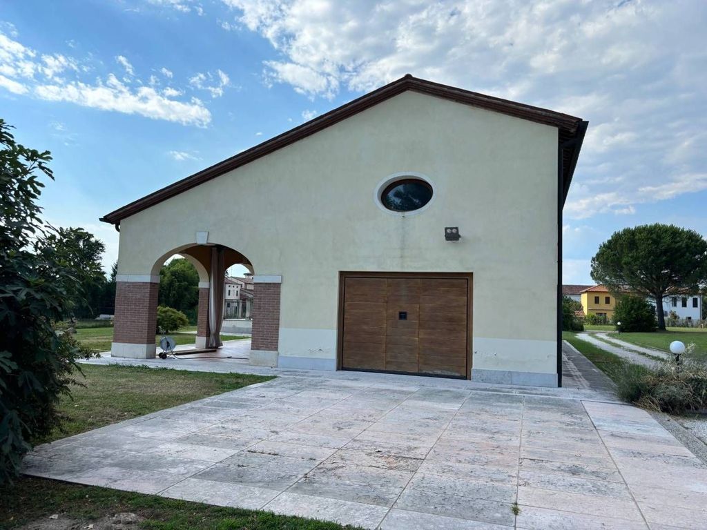 Luxury Villa for sale in Vicenza, Italy - Altro