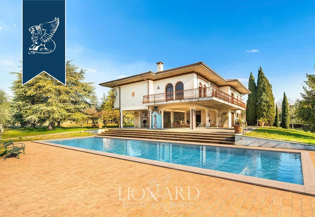 Luxury Villa for sale in Verona, Veneto
