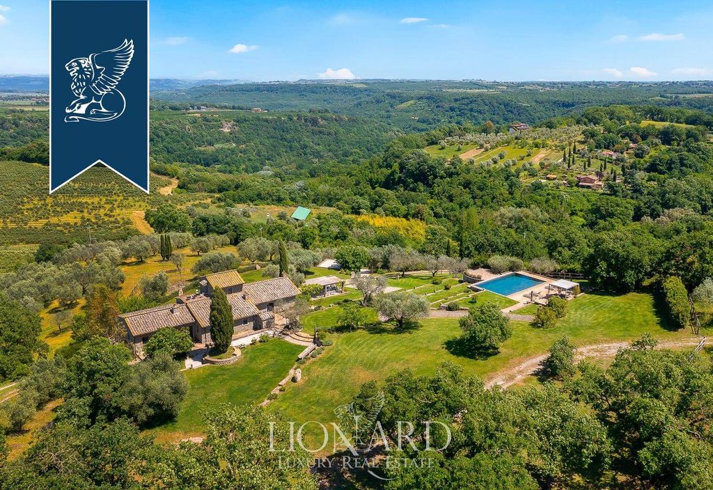 Luxury Villa for sale in Vitorchiano, Latium - View 2