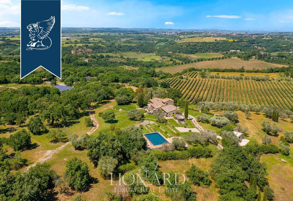 Luxury Villa for sale in Vitorchiano, Latium - View 3