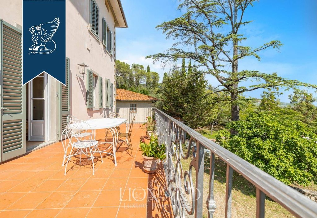 Luxury Villa for sale in Loro Ciuffenna, Italy - More