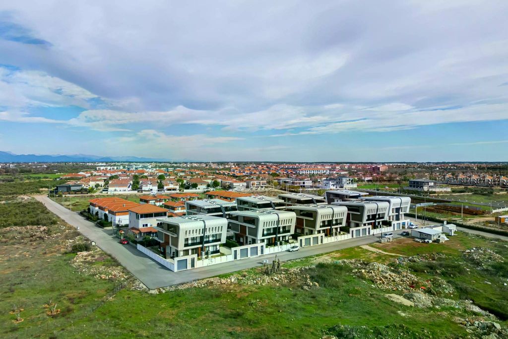 Luxury Villa for sale in Döşemealtı, Turkey