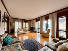 Prestigioso appartamento di 296 m² in vendita Via Don Carlo Botta, 3, Bergamo, Lombardia
