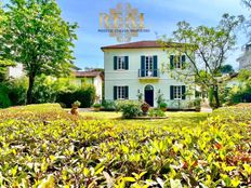 Villa di 390 mq in vendita Viale Cesare Battisti, Riccione, Rimini, Emilia-Romagna