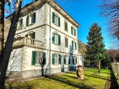Prestigiosa villa di 847 mq in vendita Viale delle Mura Urbane, Lucca, Toscana