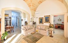 Palazzo in vendita a Lizzanello Puglia Provincia di Lecce