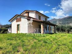 Prestigiosa villa di 240 mq in vendita, Via Vaiana, Pietrasanta, Toscana