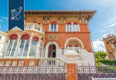 Prestigiosa villa di 550 mq in vendita Massa, Italia