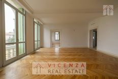 Appartamento di prestigio di 307 m² in vendita Via Roma, 21, Arcugnano, Veneto