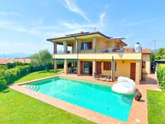 Esclusiva villa di 340 mq in vendita Bardolino, Italia