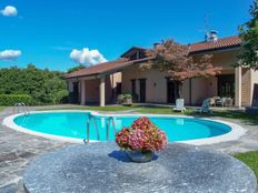 Villa in vendita a Inverigo Lombardia Como