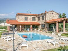 Esclusiva villa di 450 mq in vendita Camaiore, Italia