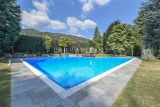 Villa in vendita a Erba Lombardia Como