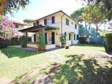 Esclusiva villa di 200 mq in vendita Via Peschiera, 4, Pietrasanta, Lucca, Toscana