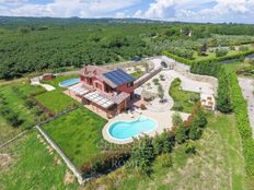 Prestigiosa villa di 350 mq in vendita, via di Ronciglione, Sutri, Viterbo, Lazio