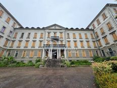 Palazzo in vendita a Verbania Piemonte Verbano-Cusio-Ossola