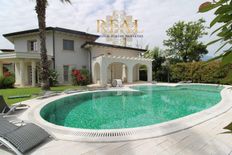 Prestigiosa villa in vendita Via Nizza, Forte dei Marmi, Lucca, Toscana