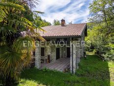 Villa in vendita a Brezzo di Bedero Lombardia Varese