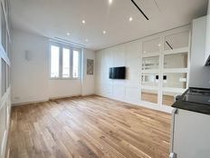 Prestigioso appartamento di 95 m² in vendita Via Rovello, Milano, Lombardia