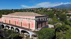 Palazzo in vendita a Viagrande Sicilia Catania