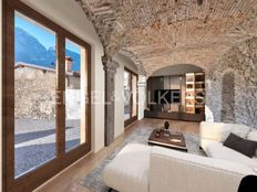 Prestigiosa villa di 277 mq in vendita, Primaluna, Lombardia