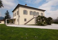 Prestigiosa villa di 450 mq in affitto Via della Chiesa di Monte San Quirico, Lucca, Toscana