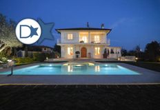 Prestigiosa villa di 231 mq in vendita, Via Vaiana, Pietrasanta, Toscana