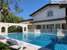 Prestigiosa villa di 695 mq in vendita Via M. Sironi, 7, Forte dei Marmi, Lucca, Toscana