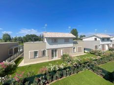 Villa in vendita a Peschiera del Garda Veneto Verona