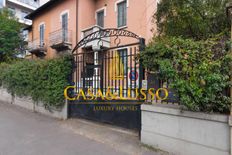 Prestigiosa villa di 550 mq in vendita Milano, Lombardia