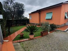 Prestigiosa villa di 120 mq in vendita, Seravezza, Italia