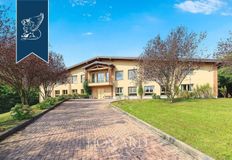 Villa in vendita a Inverigo Lombardia Como