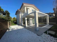 Esclusiva villa di 152 mq in vendita Via Fratelli Barberi, Forte dei Marmi, Toscana