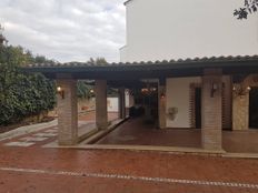 Villa di 400 mq in vendita Guidonia, Lazio