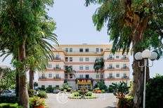 Hotel di prestigio di 4391 mq in vendita Via Vincenzo Aprea, Formia, Latina, Lazio