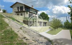 Villa in vendita a Monforte d\'Alba Piemonte Cuneo