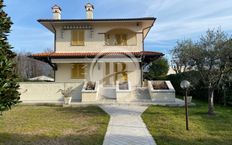 Prestigiosa villa di 250 mq in vendita Forte dei Marmi, Toscana